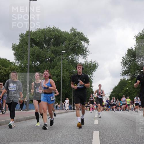 29.06.2025 - hella hamburg halbmarathon Luisa Fischer http://msf.ph/oto/8480358 29.06.2025 10:49:36 Kennedybrücke 18306, 45, 164, 1790, 291, 13302, 612, 3160, 1695, 1983, 2008, 2398, 2917, 3160, 3164, 5044, 6124, 6161, 8477, 10230, 10367 meine-sportfotos.de