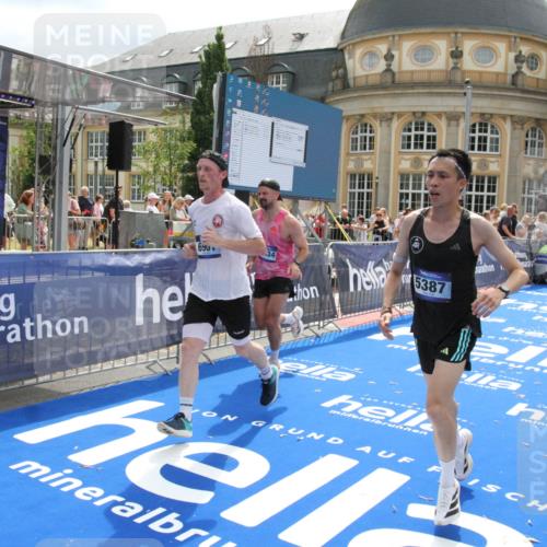 29.06.2025 - hella hamburg halbmarathon Michael Strokosch http://msf.ph/oto/8480421 29.06.2025 10:41:21 Ziel 1570, 4205, 4303, 5387, 6771, 6901, 7432, 9711, 10375, 12434, 13876, 16816, 17834, 18764 meine-sportfotos.de