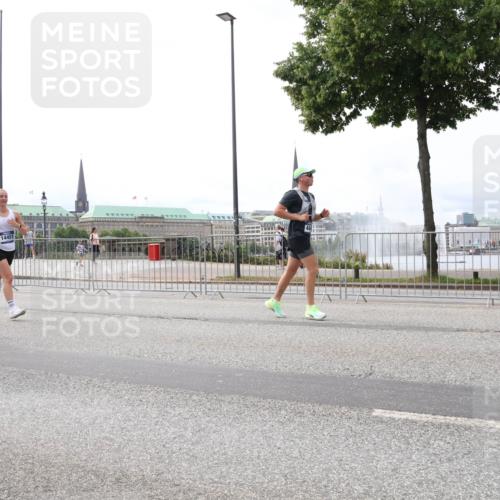 29.06.2025 - hella hamburg halbmarathon Lena Gebhardt http://msf.ph/oto/8480447 29.06.2025 10:33:36 Lombardsbrücke 699, 14451, 44, 1189, 1275, 1764, 1896, 1995, 2038, 2054, 2085, 2342, 2776, 2838, 3170, 3264, 3341, 3560, 3812, 4164, 4361, 4433, 4445, 4449, 4696, 4942, 5075, 5096, 5141, 5180, 5557, 5566, 5569, 5821, 5822, 5887, 5917, 6109, 6515, 6516, 6773, 6854, 6956, 6999, 7027, 7565, 7653, 7705, 8021, 8157, 8202, 8282, 8375, 8377, 8383, 8401, 8595, 8891, 9094, 9234, 9258, 9289, 9438, 9591, 9592, 9750, 9780, 9799, 9875, 9995, 10007, 10071, 10561, 11229, 11713, 11811, 11826, 12039 meine-sportfotos.de