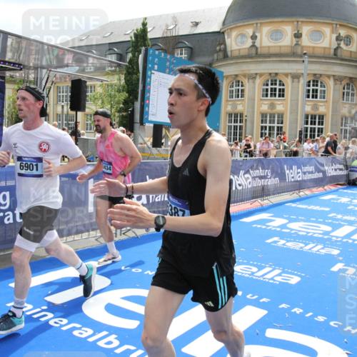 29.06.2025 - hella hamburg halbmarathon Michael Strokosch http://msf.ph/oto/8480469 29.06.2025 10:41:21 Ziel 1570, 4205, 4303, 5387, 6771, 6901, 7432, 9711, 10375, 12434, 13876, 16816, 17834, 18764 meine-sportfotos.de