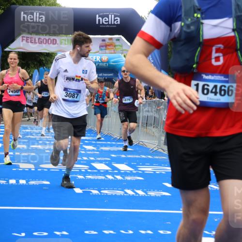 29.06.2025 - hella hamburg halbmarathon Strokosch-Dieckow http://msf.ph/oto/8480488 29.06.2025 10:46:10 Ziel 1569, 1759, 2048, 2590, 2707, 3056, 3087, 4949, 6388, 6460, 7450, 7961, 9497, 9585, 10796, 11094, 11125, 13630, 14804, 16136, 16466, 16475, 17190, 18702, 18797 meine-sportfotos.de