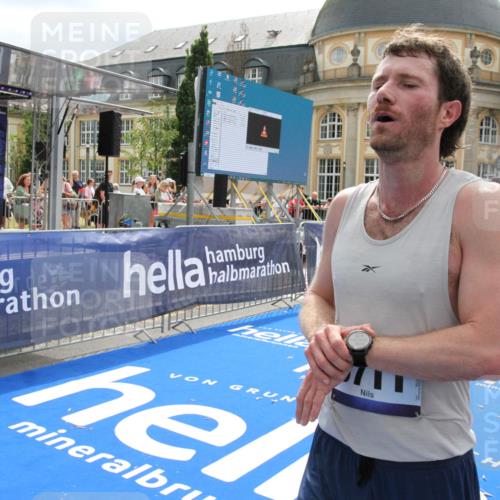 29.06.2025 - hella hamburg halbmarathon Michael Strokosch http://msf.ph/oto/8480534 29.06.2025 10:41:22 Ziel 1570, 4303, 5387, 6771, 6901, 7432, 9711, 10783, 12434, 13876, 16816, 18764 meine-sportfotos.de