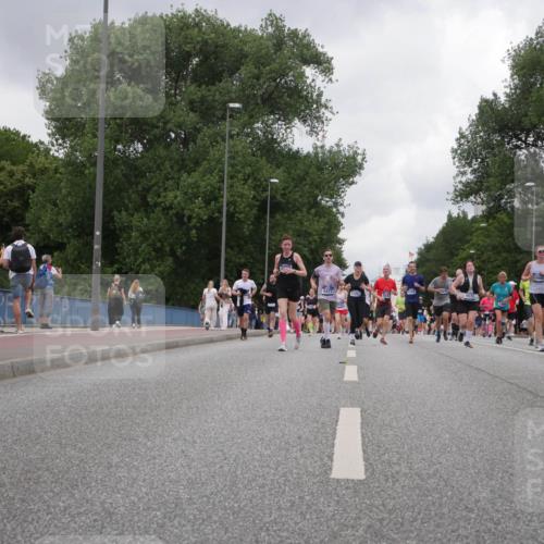 29.06.2025 - hella hamburg halbmarathon Luisa Fischer http://msf.ph/oto/8480544 29.06.2025 10:49:42 Kennedybrücke 8477, 4202, 11253, 4572, 3164, 1695, 1867, 1868, 1924, 2398, 2917, 3160, 3164, 4202, 4296, 4572, 6124, 6161, 8477, 9243, 9445, 10030, 10230, 10327 meine-sportfotos.de