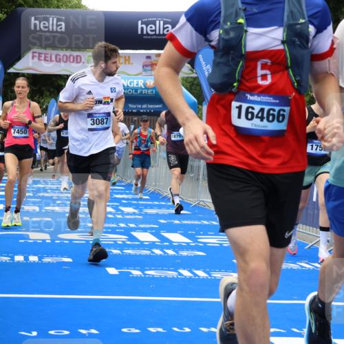 29.06.2025 - hella hamburg halbmarathon Strokosch-Dieckow http://msf.ph/oto/8480554 29.06.2025 10:46:10 Ziel 1569, 1759, 2048, 2590, 2707, 3056, 3087, 4949, 6388, 6460, 7450, 7961, 9497, 9585, 10796, 11094, 11125, 13630, 14804, 16136, 16466, 16475, 17190, 18702, 18797 meine-sportfotos.de