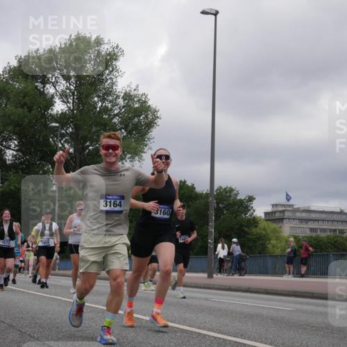 29.06.2025 - hella hamburg halbmarathon Luisa Fischer http://msf.ph/oto/8480631 29.06.2025 10:49:44 Kennedybrücke 8477, 4572, 1924, 3164, 3160, 144, 1033, 1867, 1868, 1924, 2773, 3160, 3164, 4202, 4296, 4317, 4572, 6124, 6161, 8477, 9243, 9445, 10030, 10230, 10327, 10329 meine-sportfotos.de