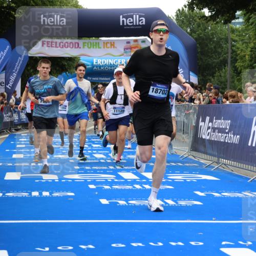 29.06.2025 - hella hamburg halbmarathon Strokosch-Dieckow http://msf.ph/oto/8480676 29.06.2025 10:46:07 Ziel 1569, 1759, 2048, 2590, 2707, 3087, 4949, 5648, 6388, 6460, 7450, 7961, 8269, 9585, 10796, 11094, 11125, 11936, 12269, 13630, 14804, 16136, 16466, 16475, 17190, 18081, 18702, 18797 meine-sportfotos.de
