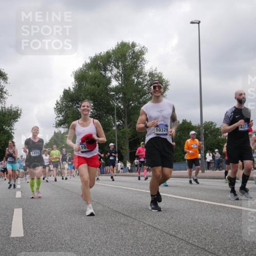 29.06.2025 - hella hamburg halbmarathon Luisa Fischer http://msf.ph/oto/8480885 29.06.2025 10:49:53 Kennedybrücke 9445, 1429, 10, 13195, 577, 10329, 3410, 4317, 13, 1033, 1429, 1867, 1868, 1924, 2423, 2773, 2813, 3410, 4306, 4317, 4572, 5769, 5770, 6392, 8486, 9120, 9121, 9337, 9445, 10030, 10327, 10329 meine-sportfotos.de