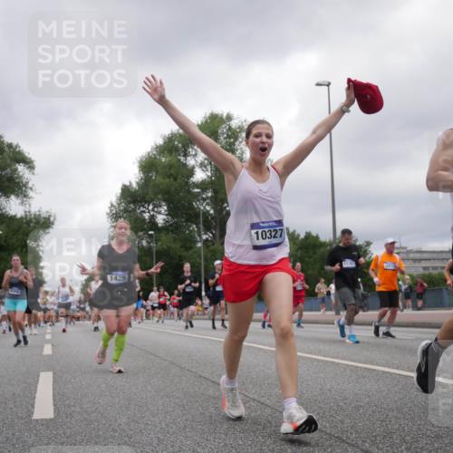 29.06.2025 - hella hamburg halbmarathon Luisa Fischer http://msf.ph/oto/8480901 29.06.2025 10:49:54 Kennedybrücke 1429, 10327, 3410, 329, 1033, 1429, 1867, 1868, 1924, 2423, 2773, 2813, 3410, 4306, 4317, 5769, 5770, 6392, 8486, 9120, 9121, 9337, 9445, 10327, 10329 meine-sportfotos.de