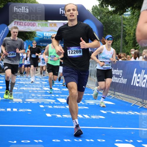 29.06.2025 - hella hamburg halbmarathon Strokosch-Dieckow http://msf.ph/oto/8481016 29.06.2025 10:46:04 Ziel 1759, 2189, 2707, 3087, 5648, 6460, 7450, 7961, 8269, 9585, 11094, 11125, 11936, 12084, 12269, 13630, 14462, 14804, 16136, 16466, 16475, 17008, 18081, 18702, 18797 meine-sportfotos.de