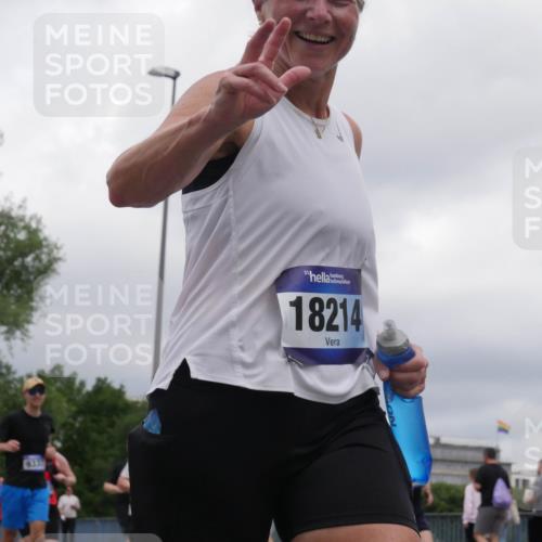 29.06.2025 - hella hamburg halbmarathon Luisa Fischer http://msf.ph/oto/8481068 29.06.2025 10:50:01 Kennedybrücke 8332, 18214, 1100, 1104, 2423, 2697, 3896, 4104, 4448, 5635, 5769, 5770, 5854, 5892, 6392, 6623, 8010, 8047, 8486, 8706, 9120, 9121, 9337, 9426, 9774, 9949 meine-sportfotos.de