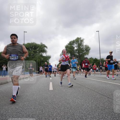29.06.2025 - hella hamburg halbmarathon Luisa Fischer http://msf.ph/oto/8481106 29.06.2025 10:50:02 Kennedybrücke 7356, 2423, 639, 14230, 1104, 933, 1100, 1104, 2423, 2662, 2665, 2697, 3896, 4104, 4448, 5635, 5854, 5892, 6392, 6623, 8010, 8047, 8486, 8706, 9120, 9121, 9337, 9426, 9774, 9949 meine-sportfotos.de
