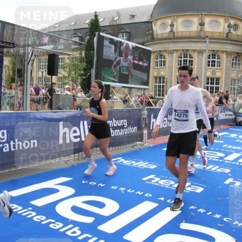 29.06.2025 - hella hamburg halbmarathon Michael Strokosch http://msf.ph/oto/8481124 29.06.2025 10:41:37 Ziel 2579, 5987, 8358, 9885, 10894, 12588, 13457, 13714, 14275, 16084, 17159, 18442, 18491 meine-sportfotos.de