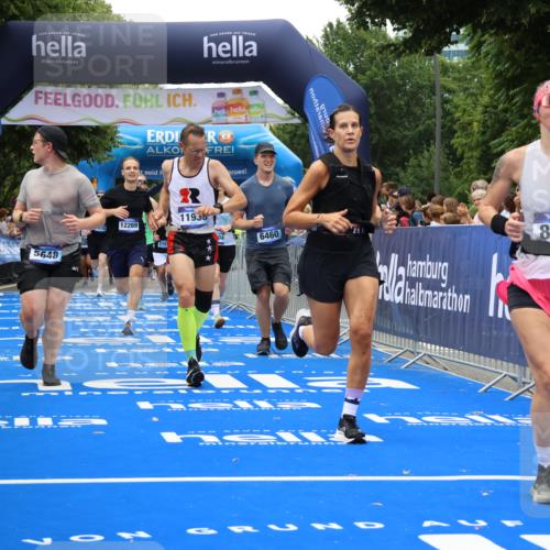 29.06.2025 - hella hamburg halbmarathon Strokosch-Dieckow http://msf.ph/oto/8481143 29.06.2025 10:46:01 Ziel 2189, 2707, 4277, 5648, 6460, 6532, 7961, 8269, 8577, 8871, 9585, 11125, 11936, 12084, 12269, 13630, 14462, 14804, 15149, 16136, 16466, 16475, 17008, 18081, 18702, 19116 meine-sportfotos.de