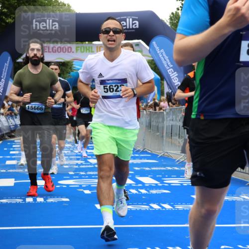 29.06.2025 - hella hamburg halbmarathon Strokosch-Dieckow http://msf.ph/oto/8481308 29.06.2025 10:45:35 Ziel 2138, 2415, 5623, 6071, 6711, 6831, 8374, 8668, 11291, 11495, 12154, 14062, 14764, 15666, 16725, 17332, 17674, 18862, 18878 meine-sportfotos.de