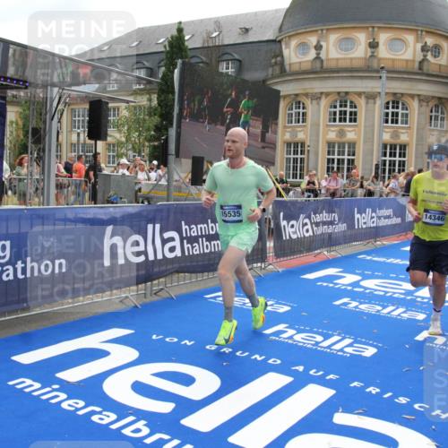 29.06.2025 - hella hamburg halbmarathon Michael Strokosch http://msf.ph/oto/8481547 29.06.2025 10:41:50 Ziel 1512, 1763, 7092, 10415, 11765, 14346, 15535, 15935 meine-sportfotos.de