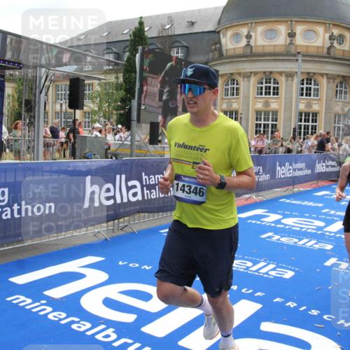 29.06.2025 - hella hamburg halbmarathon Michael Strokosch http://msf.ph/oto/8481604 29.06.2025 10:41:51 Ziel 1512, 1763, 7092, 10415, 11765, 14346, 15521, 15535, 15935 meine-sportfotos.de
