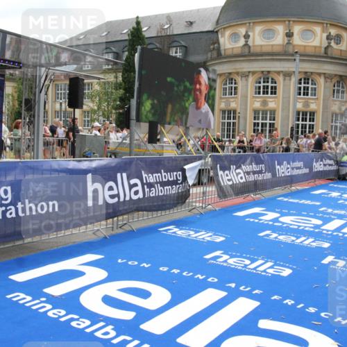 29.06.2025 - hella hamburg halbmarathon Michael Strokosch http://msf.ph/oto/8481634 29.06.2025 10:41:53 Ziel 1169, 1763, 7092, 10415, 11765, 14346, 15521, 15935 meine-sportfotos.de