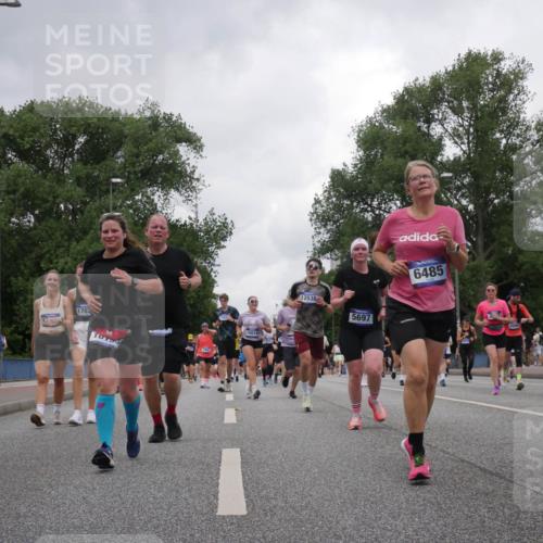 29.06.2025 - hella hamburg halbmarathon Luisa Fischer http://msf.ph/oto/8481636 29.06.2025 10:50:20 Kennedybrücke 1703, 10514, 12538, 5697, 6485, 6740, 1371, 1375, 1608, 1837, 1961, 2162, 2327, 2537, 3339, 3406, 3407, 5697, 6485, 6740, 6995, 7430, 7431, 7960, 8131, 8541, 8967, 9557, 10514, 10515, 10591 meine-sportfotos.de