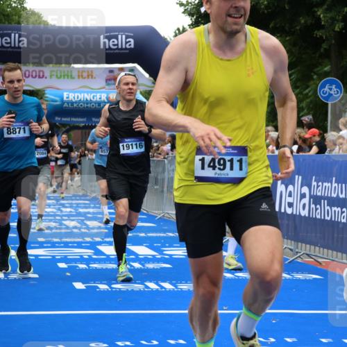 29.06.2025 - hella hamburg halbmarathon Strokosch-Dieckow http://msf.ph/oto/8481698 29.06.2025 10:45:55 Ziel 2189, 3477, 4277, 4345, 5648, 6532, 7385, 8269, 8577, 8871, 10792, 11821, 11936, 12084, 12269, 14462, 14911, 15149, 16624, 17008, 18081, 18185, 19116 meine-sportfotos.de