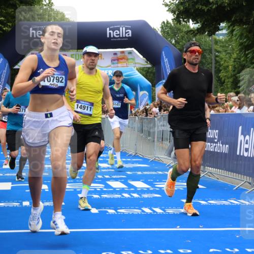 29.06.2025 - hella hamburg halbmarathon Strokosch-Dieckow http://msf.ph/oto/8481954 29.06.2025 10:45:53 Ziel 2189, 3477, 4277, 4345, 6290, 6532, 7385, 8269, 8577, 8871, 10792, 11821, 12084, 14462, 14911, 15149, 16624, 17008, 18185, 19116 meine-sportfotos.de