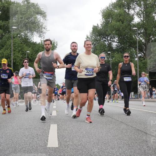 29.06.2025 - hella hamburg halbmarathon Luisa Fischer http://msf.ph/oto/8482021 29.06.2025 10:50:31 Kennedybrücke 12333, 7767, 458, 953, 13806, 13, 3277, 10511, 11378, 3823, 1555, 2162, 2556, 3277, 3339, 3823, 4325, 5895, 6995, 7827, 7960, 8131, 8541, 9092, 10511 meine-sportfotos.de