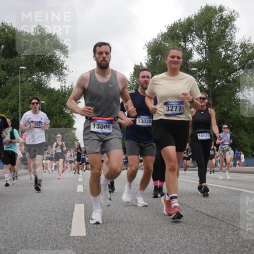 29.06.2025 - hella hamburg halbmarathon Luisa Fischer http://msf.ph/oto/8482065 29.06.2025 10:50:32 Kennedybrücke 7767, 2951, 53, 9734, 13830, 13806, 3277, 10511, 11378, 382, 1555, 2556, 2981, 3277, 3339, 3823, 4325, 5895, 6995, 7827, 7960, 8131, 8541, 9092, 10511 meine-sportfotos.de
