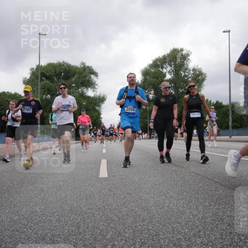 29.06.2025 - hella hamburg halbmarathon Luisa Fischer http://msf.ph/oto/8482129 29.06.2025 10:50:33 Kennedybrücke 12333, 7767, 5953, 2556, 10511, 383, 1555, 1593, 2556, 2981, 3277, 3823, 4325, 5895, 7827, 8131, 8541, 9092, 10511 meine-sportfotos.de