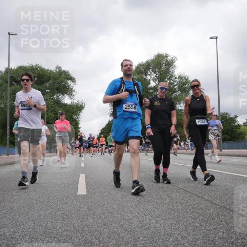 29.06.2025 - hella hamburg halbmarathon Luisa Fischer http://msf.ph/oto/8482149 29.06.2025 10:50:33 Kennedybrücke 12, 7767, 5955, 8458, 2556, 10511, 11378, 1555, 1593, 2556, 2981, 3277, 3823, 4325, 5895, 7827, 8131, 8541, 9092, 10511 meine-sportfotos.de