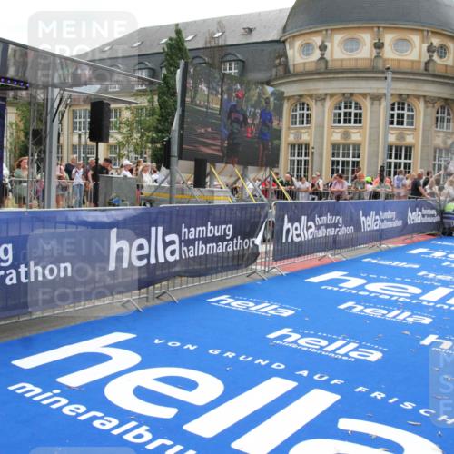 29.06.2025 - hella hamburg halbmarathon Michael Strokosch http://msf.ph/oto/8482257 29.06.2025 10:42:11 Ziel 1441, 5682, 7765, 10216, 11417, 12098, 16677, 17363, 17864, 18772 meine-sportfotos.de