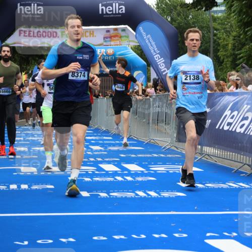 29.06.2025 - hella hamburg halbmarathon Strokosch-Dieckow http://msf.ph/oto/8482294 29.06.2025 10:45:33 Ziel 2138, 2415, 5623, 6071, 6711, 6831, 8374, 8668, 11291, 11495, 12154, 12277, 14062, 14764, 15666, 16725, 17674, 18638, 18862, 18878 meine-sportfotos.de