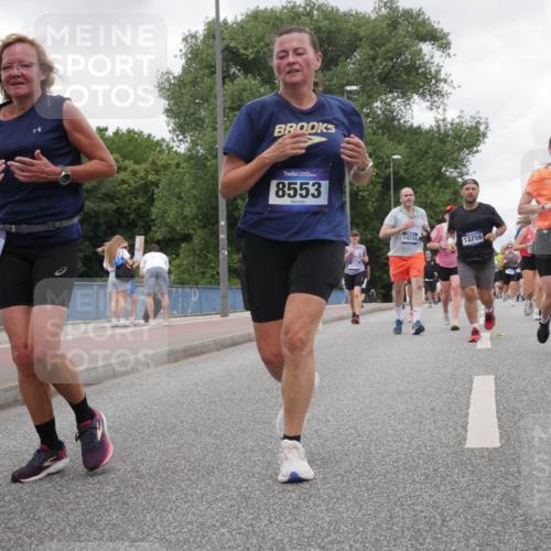 29.06.2025 - hella hamburg halbmarathon Luisa Fischer http://msf.ph/oto/8482315 29.06.2025 10:50:41 Kennedybrücke 92, 181, 8553, 5700, 14250, 13756, 1593, 13757, 1593, 2500, 2981, 4342, 5700, 5895, 9092, 9743 meine-sportfotos.de