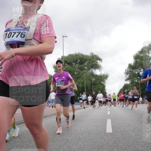 29.06.2025 - hella hamburg halbmarathon Luisa Fischer http://msf.ph/oto/8482503 29.06.2025 10:50:46 Kennedybrücke 10776, 9743, 1892, 15806, 1593, 2211, 2500, 4342, 5700, 9743, 9758 meine-sportfotos.de