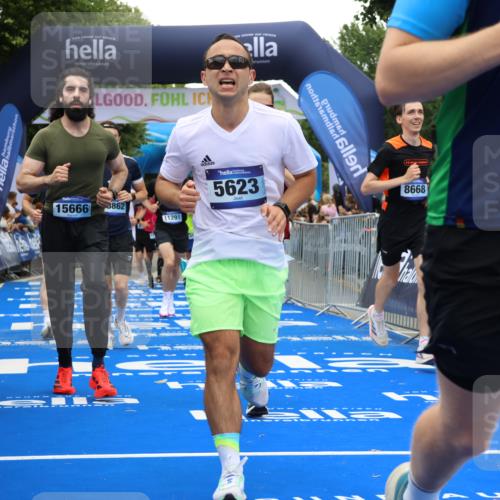 29.06.2025 - hella hamburg halbmarathon Strokosch-Dieckow http://msf.ph/oto/8482571 29.06.2025 10:45:35 Ziel 2138, 2415, 5623, 6071, 6711, 6831, 8374, 8668, 11291, 11495, 12154, 14062, 14764, 15666, 16725, 17332, 17674, 18862, 18878 meine-sportfotos.de