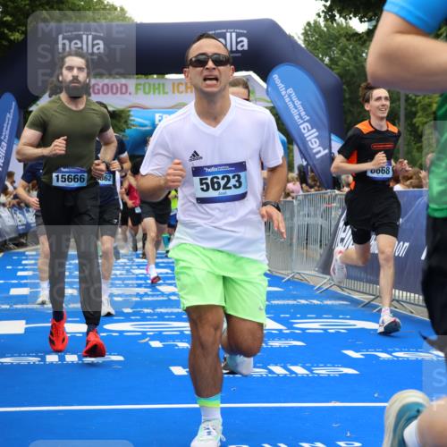 29.06.2025 - hella hamburg halbmarathon Strokosch-Dieckow http://msf.ph/oto/8482582 29.06.2025 10:45:35 Ziel 2138, 2415, 5623, 6071, 6711, 6831, 8374, 8668, 11291, 11495, 12154, 14062, 14764, 15666, 16725, 17332, 17674, 18862, 18878 meine-sportfotos.de