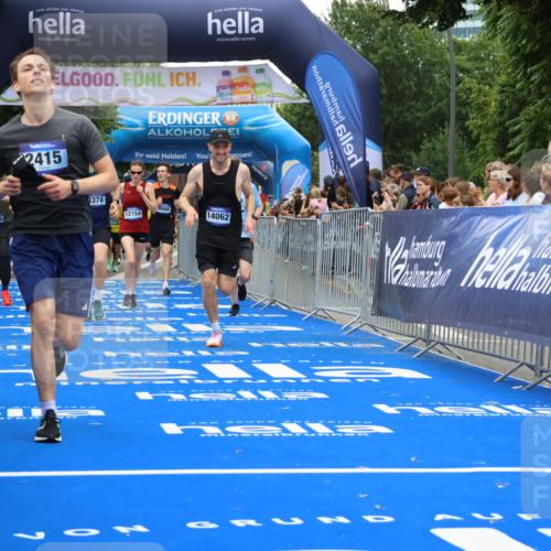 29.06.2025 - hella hamburg halbmarathon Strokosch-Dieckow http://msf.ph/oto/8482625 29.06.2025 10:45:31 Ziel 2138, 2415, 5623, 6831, 8374, 8668, 11291, 11495, 12154, 12277, 12643, 14062, 14764, 15666, 16725, 17674, 18407, 18638, 18862, 18878 meine-sportfotos.de