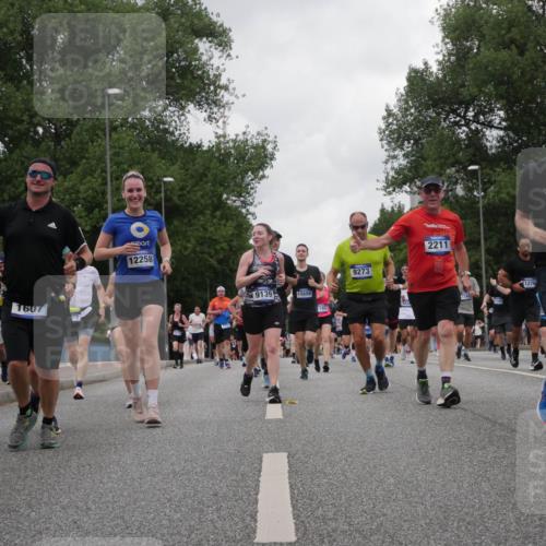 29.06.2025 - hella hamburg halbmarathon Luisa Fischer http://msf.ph/oto/8482726 29.06.2025 10:50:51 Kennedybrücke 1607, 12258, 9139, 15688, 185, 9273, 2211, 7240, 1276, 3819, 58, 1073, 1618, 2211, 2320, 2491, 2500, 5700, 7240, 8158, 9758 meine-sportfotos.de