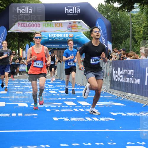 29.06.2025 - hella hamburg halbmarathon Strokosch-Dieckow http://msf.ph/oto/8482825 29.06.2025 10:45:29 Ziel 1697, 2138, 2415, 5623, 6831, 8374, 8668, 11291, 11495, 12154, 12277, 12643, 14062, 14703, 15666, 16725, 18407, 18638, 18878 meine-sportfotos.de