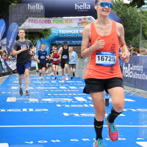 29.06.2025 - hella hamburg halbmarathon Strokosch-Dieckow http://msf.ph/oto/8482961 29.06.2025 10:45:30 Ziel 1697, 2138, 2415, 5623, 6831, 8374, 8668, 11291, 11495, 12154, 12277, 12643, 14062, 14703, 15666, 16725, 18407, 18638, 18862, 18878 meine-sportfotos.de