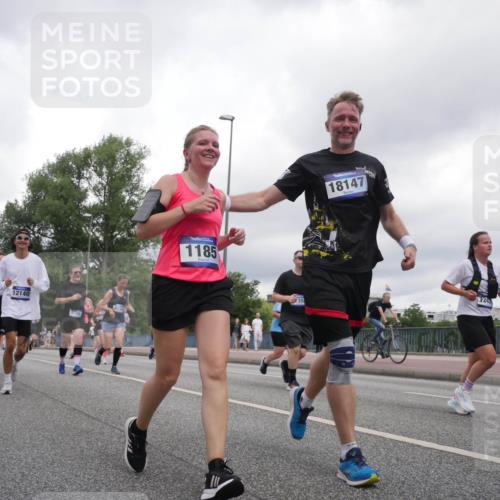 29.06.2025 - hella hamburg halbmarathon Luisa Fischer http://msf.ph/oto/8483006 29.06.2025 10:50:59 Kennedybrücke 1618, 12140, 8158, 1185, 35, 18147, 1245, 1073, 1430, 1523, 1618, 2320, 2491, 3679, 4239, 5796, 7240, 8105, 8158, 8270, 10658 meine-sportfotos.de