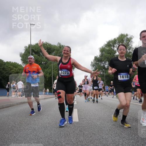 29.06.2025 - hella hamburg halbmarathon Luisa Fischer http://msf.ph/oto/8483106 29.06.2025 10:51:01 Kennedybrücke 2320, 1073, 5114, 1618, 145, 2491, 1073, 1430, 1523, 1618, 2320, 2491, 3679, 4239, 5796, 7240, 8105, 8158, 8270, 10658 meine-sportfotos.de