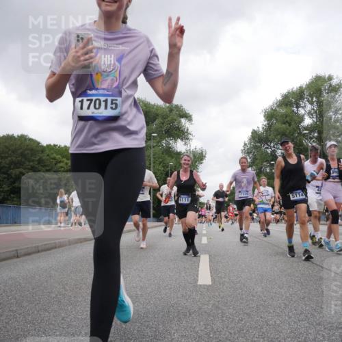 29.06.2025 - hella hamburg halbmarathon Luisa Fischer http://msf.ph/oto/8483163 29.06.2025 10:51:03 Kennedybrücke 17015, 17339, 5111, 5114, 42, 090, 174, 1073, 1430, 1523, 2163, 2320, 2407, 2491, 3679, 4239, 5796, 6255, 6256, 8105, 8158, 8270, 9356, 10658, 10777 meine-sportfotos.de