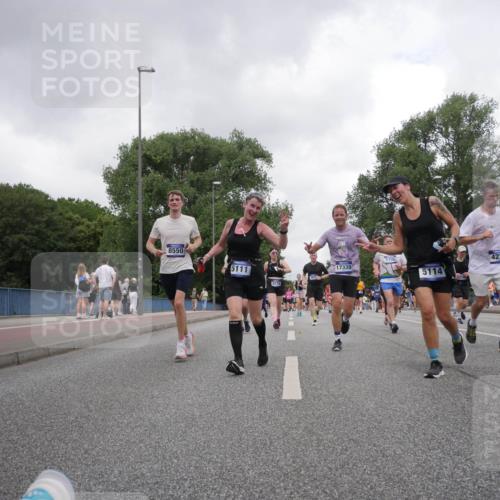29.06.2025 - hella hamburg halbmarathon Luisa Fischer http://msf.ph/oto/8483184 29.06.2025 10:51:04 Kennedybrücke 8550, 5111, 8270, 5796, 17339, 4239, 5114, 1073, 1430, 1523, 2163, 2320, 2407, 3679, 4239, 5796, 6255, 6256, 8105, 8158, 8270, 9356, 10658, 10777 meine-sportfotos.de