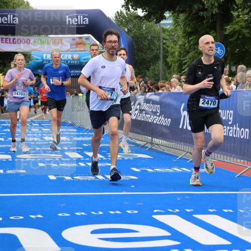 29.06.2025 - hella hamburg halbmarathon Strokosch-Dieckow http://msf.ph/oto/8483225 29.06.2025 10:45:21 Ziel 1697, 2188, 2367, 2470, 3186, 5706, 9105, 10064, 11469, 12277, 12643, 12783, 14703, 15563, 15636, 15741, 15760, 16513, 16725, 17499, 18407, 18638 meine-sportfotos.de