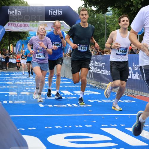 29.06.2025 - hella hamburg halbmarathon Strokosch-Dieckow http://msf.ph/oto/8483307 29.06.2025 10:45:22 Ziel 1697, 2188, 2367, 2470, 3186, 5706, 9105, 10064, 11469, 12277, 12643, 14703, 15563, 15741, 16725, 17499, 18407, 18638 meine-sportfotos.de