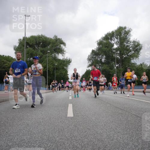 29.06.2025 - hella hamburg halbmarathon Luisa Fischer http://msf.ph/oto/8483350 29.06.2025 10:51:10 Kennedybrücke 7631, 1630, 6256, 6255, 935, 077, 2163, 1430, 1434, 1523, 2163, 2407, 2882, 4974, 5796, 6255, 6256, 6879, 9356, 10075, 10777 meine-sportfotos.de
