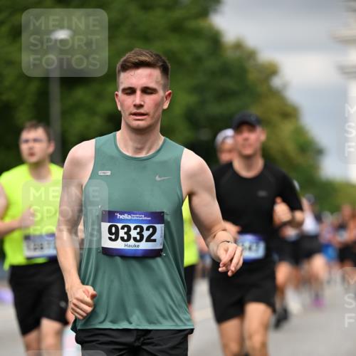 29.06.2025 - hella hamburg halbmarathon Dr. Thomas Lammeyer http://msf.ph/oto/8483356 29.06.2025 10:20:44 Kennedybrücke 1117, 1240, 1244, 1602, 1825, 2347, 2912, 3023, 3030, 3088, 3134, 3156, 3176, 3484, 3687, 5036, 6024, 6742, 7257, 7358, 7360, 7376, 7792, 7924, 7928, 8263, 8317, 8619, 8707, 8847, 8857, 9091, 9208, 9332, 9492, 9664, 9675, 9676, 9891, 10076, 10165, 10314, 10317, 10320, 10391, 10575, 10926, 11236, 11335, 11344, 11345, 11410, 11428 meine-sportfotos.de