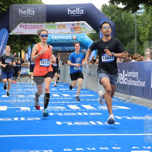 29.06.2025 - hella hamburg halbmarathon Strokosch-Dieckow http://msf.ph/oto/8483390 29.06.2025 10:45:29 Ziel 1697, 2138, 2415, 5623, 6831, 8374, 8668, 11291, 11495, 12154, 12277, 12643, 14062, 14703, 15666, 16725, 18407, 18638, 18878 meine-sportfotos.de