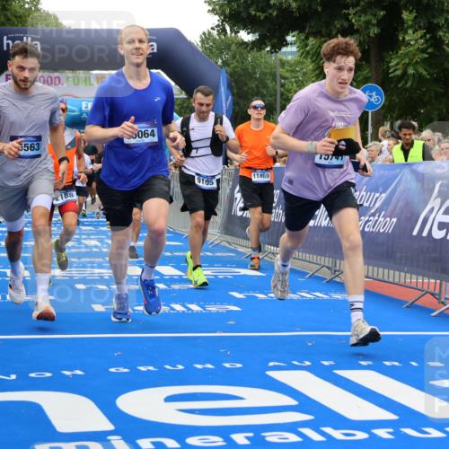 29.06.2025 - hella hamburg halbmarathon Strokosch-Dieckow http://msf.ph/oto/8483566 29.06.2025 10:45:17 Ziel 1697, 2188, 2367, 2470, 3186, 5706, 6054, 6375, 7087, 9105, 10064, 11469, 12783, 14703, 15563, 15636, 15651, 15741, 15760, 16513, 17120, 17499, 18346, 18407, 18718 meine-sportfotos.de