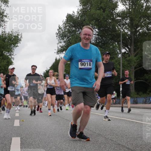 29.06.2025 - hella hamburg halbmarathon Luisa Fischer http://msf.ph/oto/8483711 29.06.2025 10:51:20 Kennedybrücke 13861, 2555, 2994, 458, 9018, 12104, 2195, 1045, 1434, 2148, 2195, 2418, 2994, 3468, 3504, 4037, 4588, 8948, 9018, 10075 meine-sportfotos.de