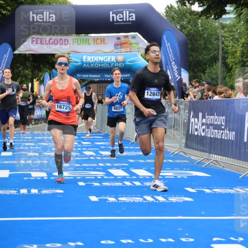 29.06.2025 - hella hamburg halbmarathon Strokosch-Dieckow http://msf.ph/oto/8483741 29.06.2025 10:45:28 Ziel 1697, 2138, 2415, 3186, 5623, 6831, 8374, 8668, 11469, 12154, 12277, 12643, 14062, 14703, 15666, 16725, 17499, 18407, 18638, 18878 meine-sportfotos.de